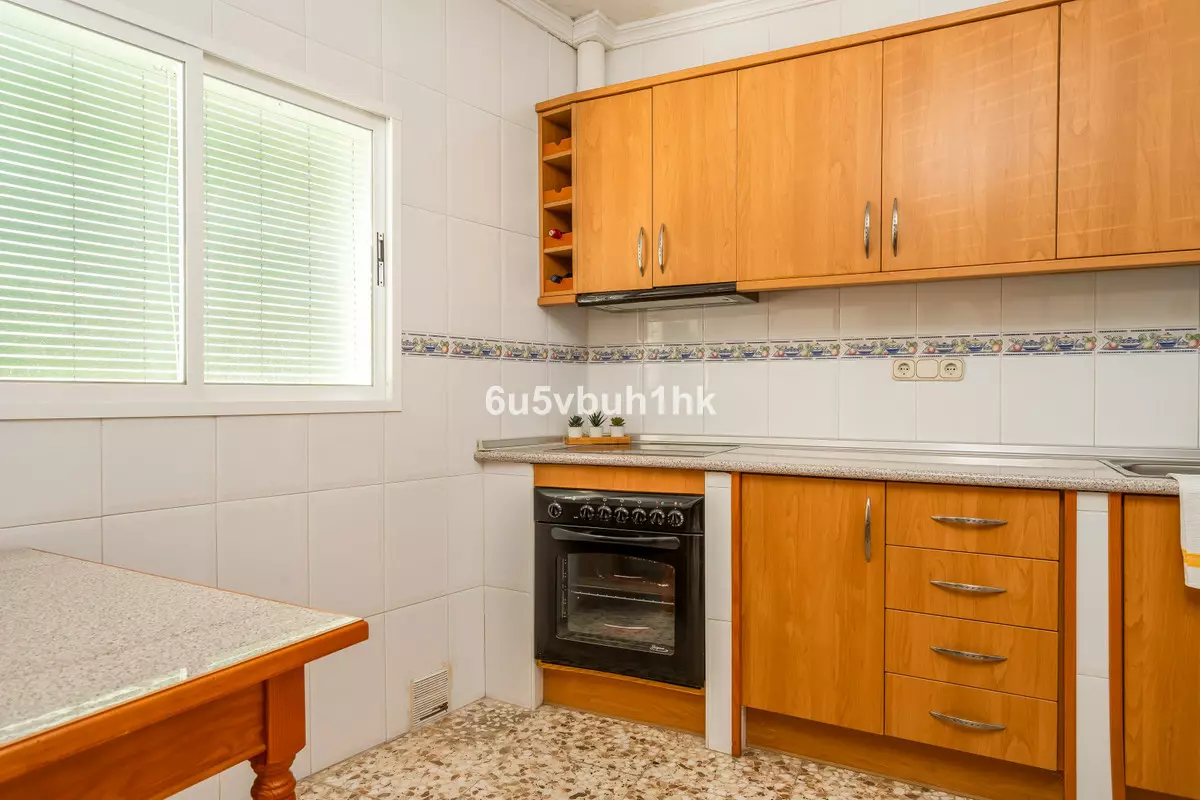 5-bedroom Town House In Tolox, Spain (177 M²)