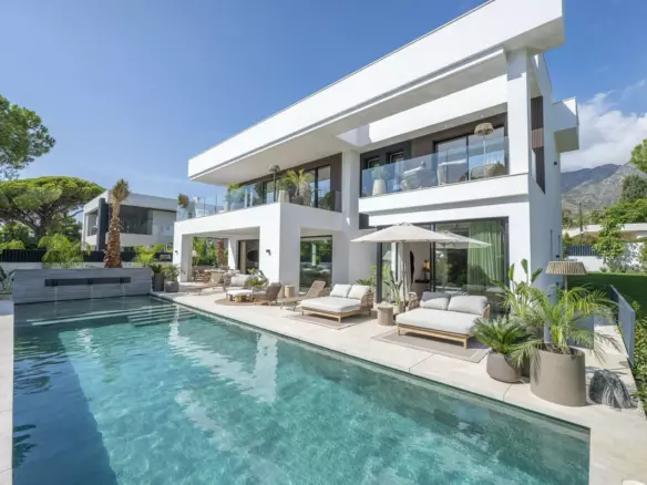 6-bedroom Villa In Marbella, Spain (570 M²)