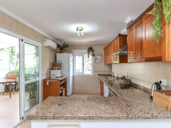 5-bedroom Town House In Tolox, Spain (168 M²)