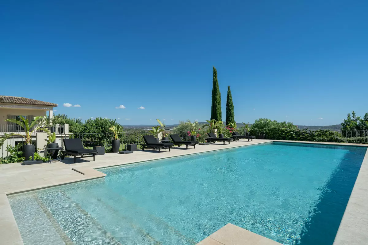 5-bedroom Villa In Santa Maria Del Camí, Spain (670 M²)