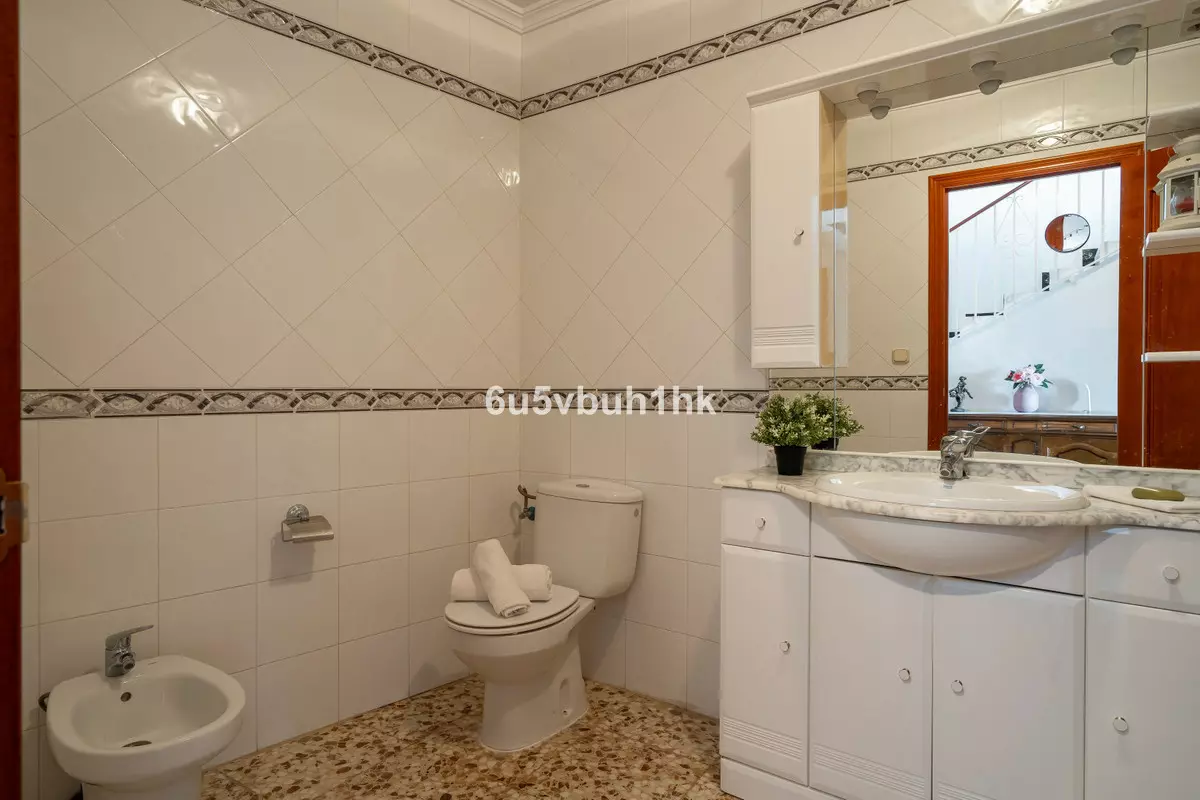 5-bedroom Town House In Tolox, Spain (177 M²)