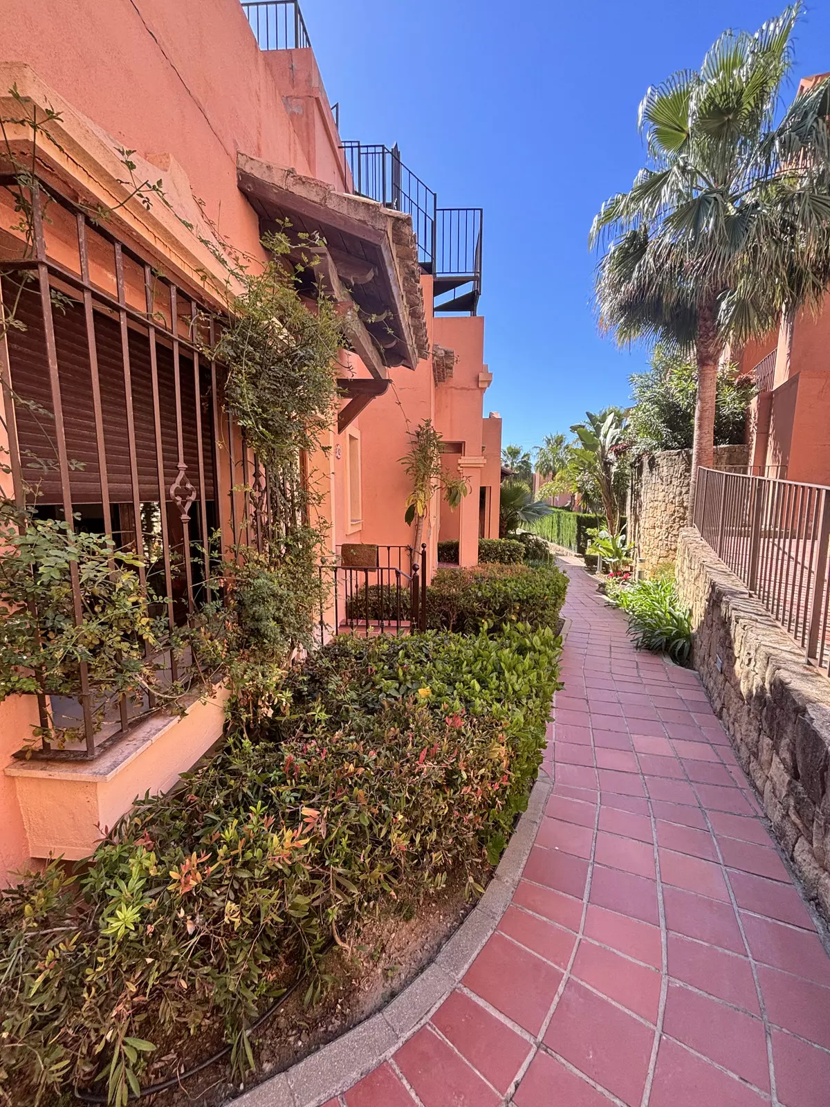 3-bedroom Town House In Estepona, Spain (200 M²)