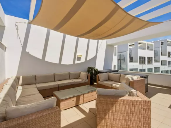 3-bedroom Apartment In Estepona, Spain (111 M²)