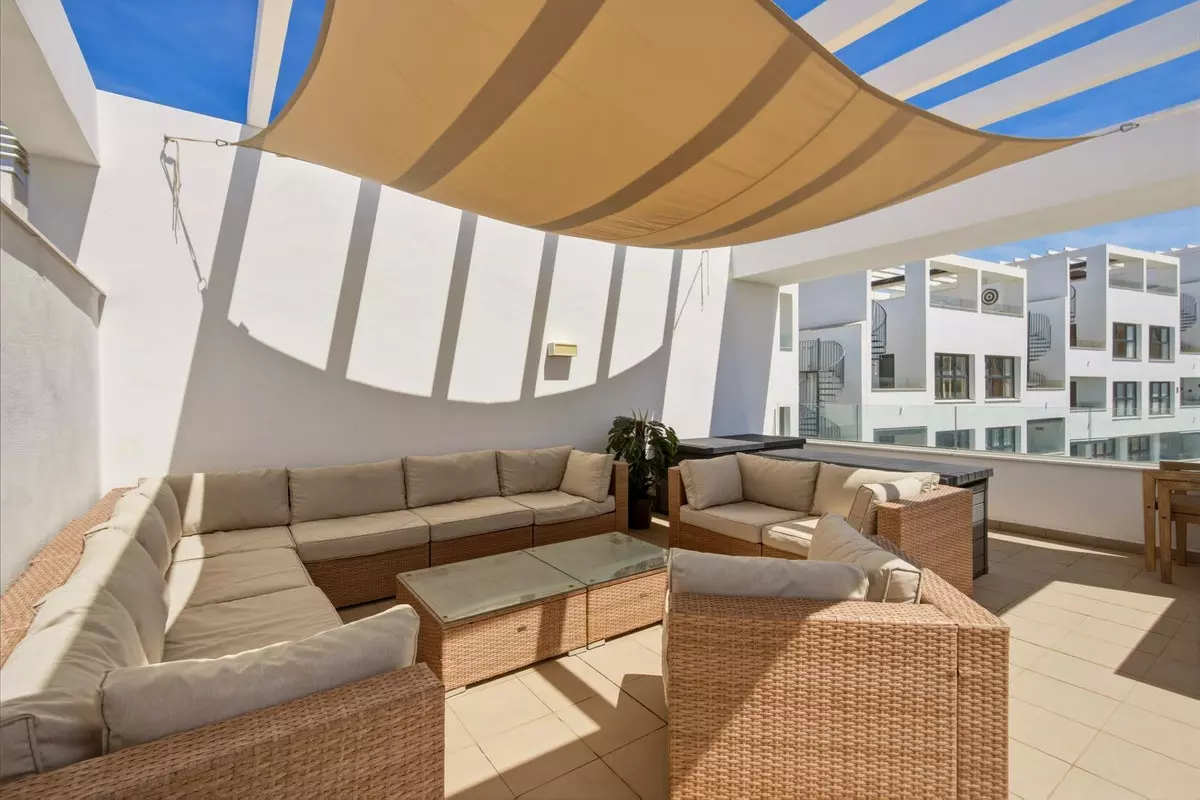 3-bedroom Apartment In Estepona, Spain (111 M²)