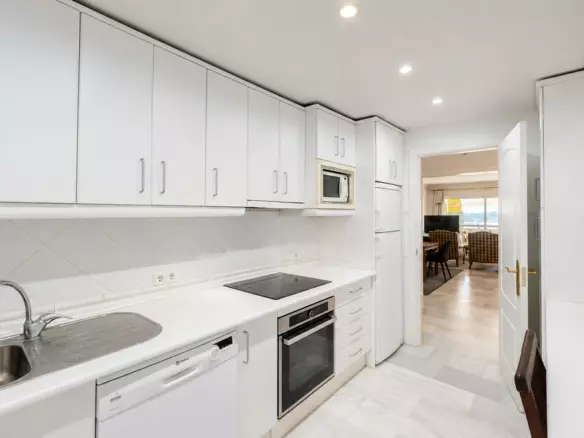 4-bedroom Apartment In Marbella, Spain (217 M²)