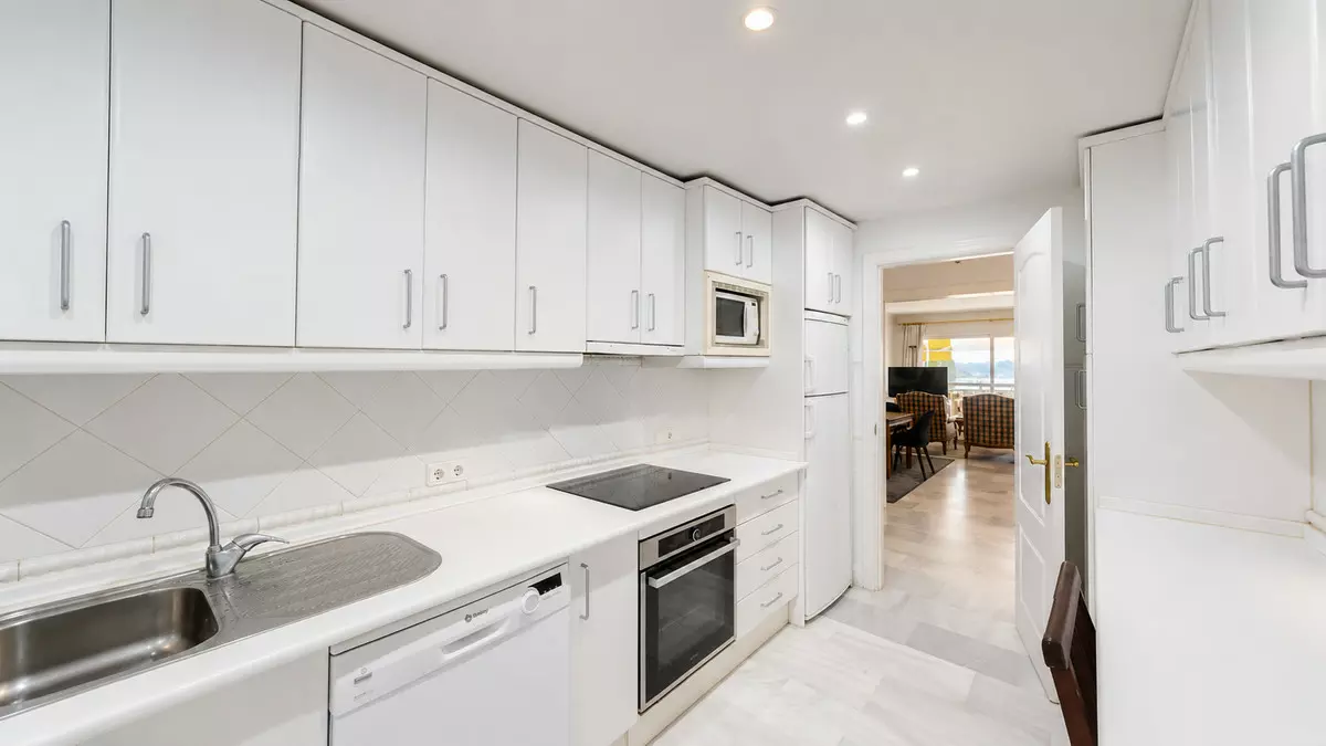 4-bedroom Apartment In Marbella, Spain (217 M²)