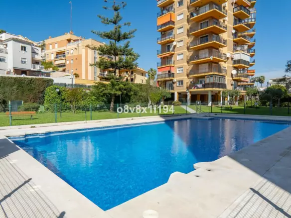 2-bedroom Apartment In Torremolinos, Spain (132 M²)