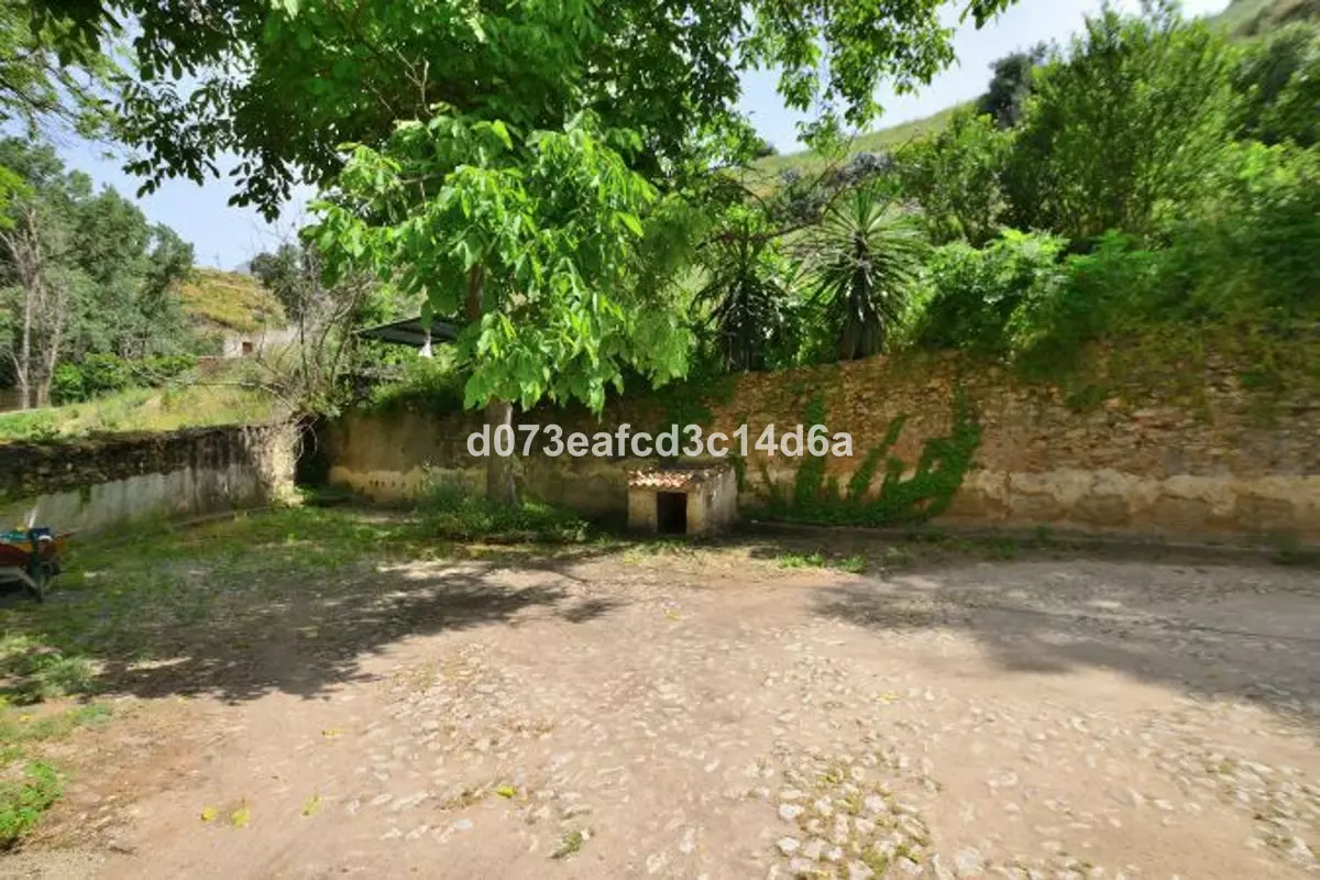 4-bedroom Country House In Arriate, Spain (987 M²)