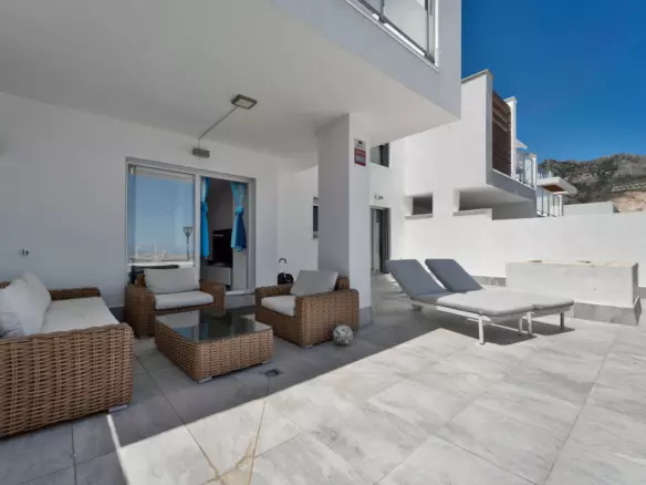 2-bedroom Apartment In Benalmádena, Spain (122 M²)