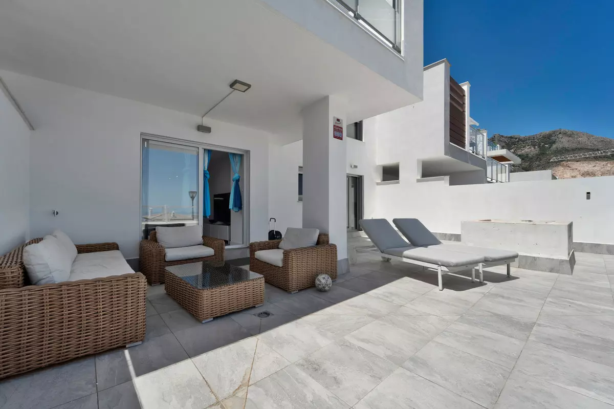 2-bedroom Apartment In Benalmádena, Spain (122 M²)