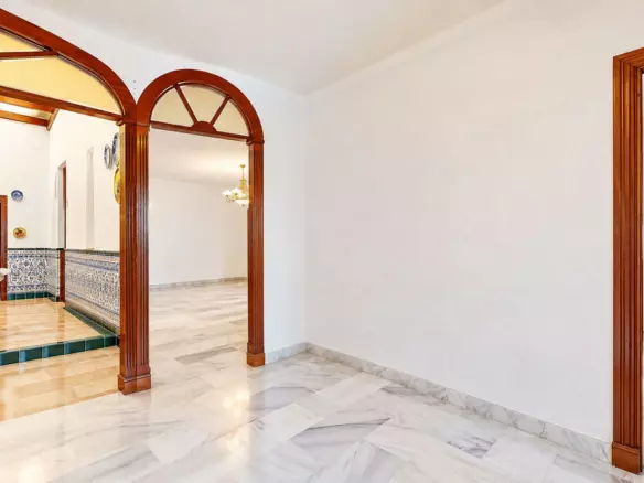 7-bedroom Villa In Benalmádena, Spain (300 M²)