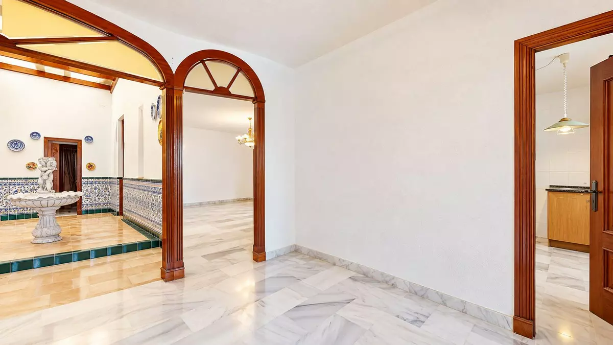 7-bedroom Villa In Benalmádena, Spain (300 M²)