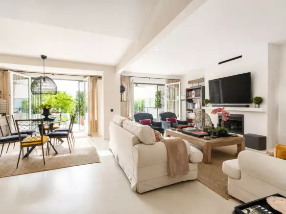 6-bedroom Town House In Marbella, Spain (305 M²)