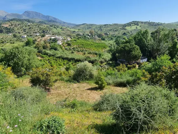 2-bedroom Villa In Tolox, Spain (60 M²)