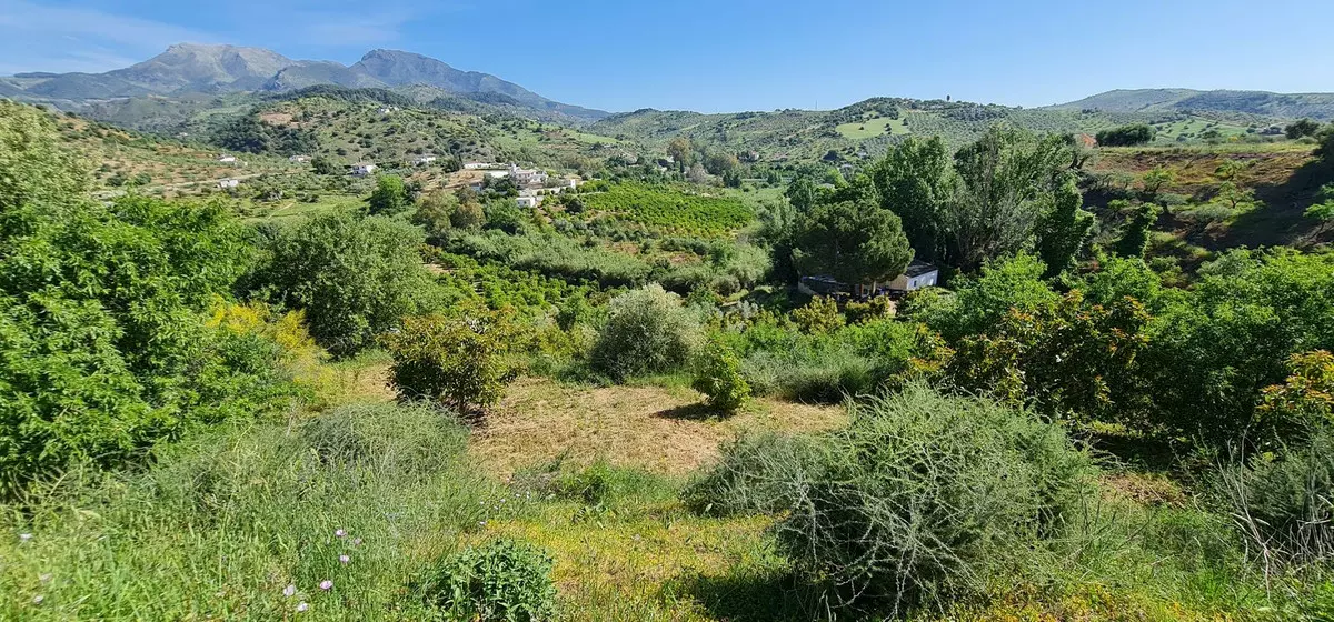 2-bedroom Villa In Tolox, Spain (60 M²)