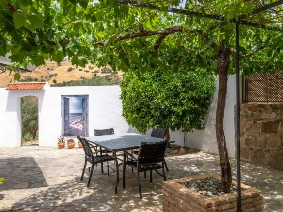 3-bedroom Country House In Álora, Spain (96 M²)