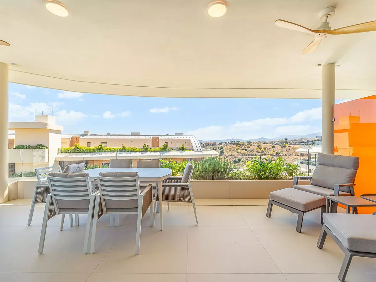 2-bedroom Apartment In Fuengirola, Spain (90 M²)