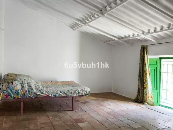 5-bedroom Country House In Álora, Spain (181 M²)