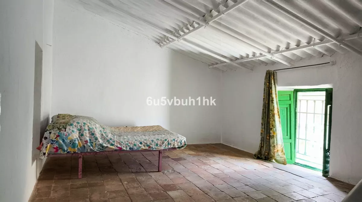 5-bedroom Country House In Álora, Spain (181 M²)