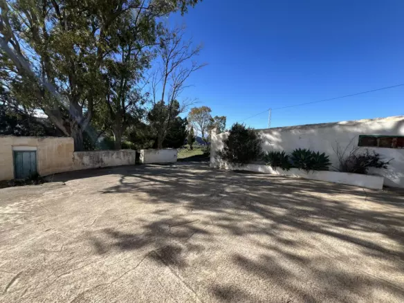 5-bedroom Country House In Casabermeja, Spain (688 M²)