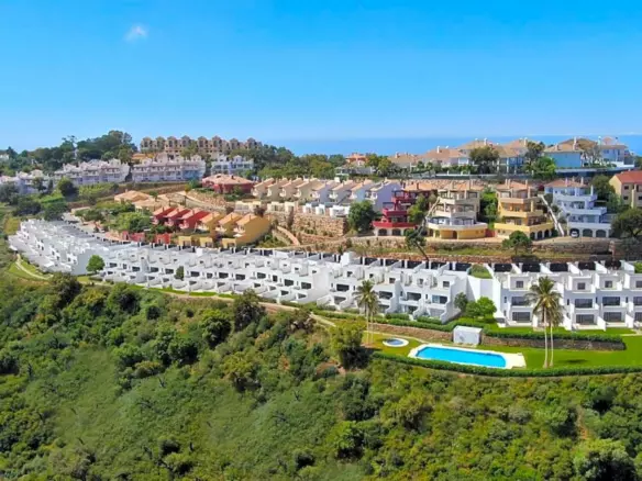 3-bedroom Town House In Marbella, Spain (294 M²)