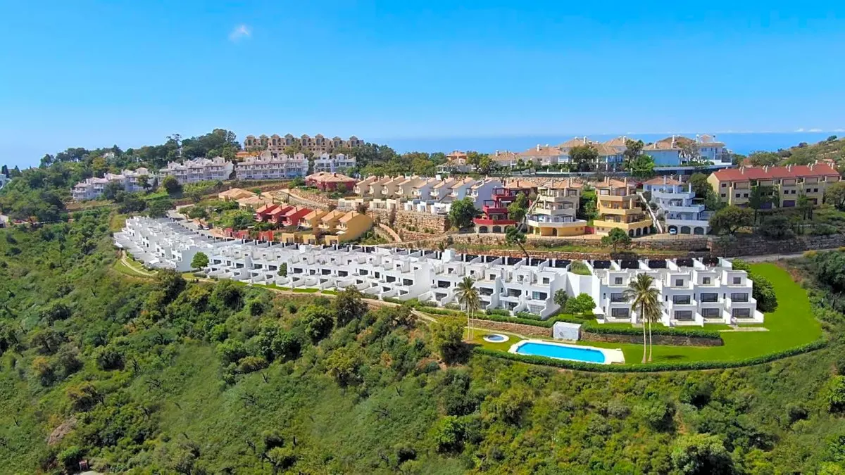 3-bedroom Town House In Marbella, Spain (294 M²)