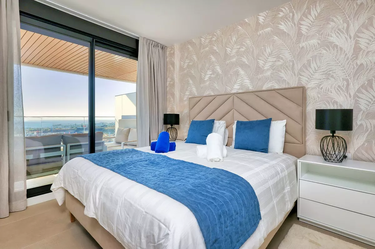 3-bedroom Apartment In Estepona, Spain (187 M²)