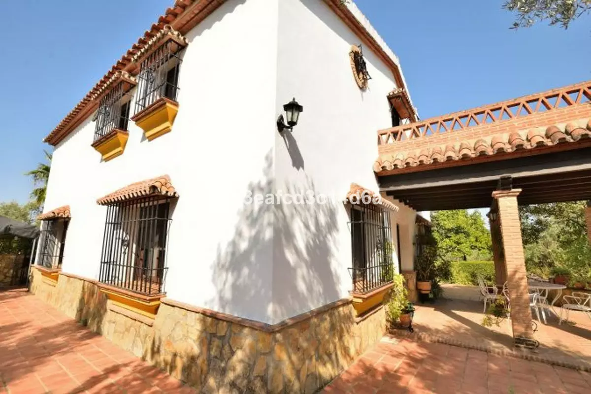 6-bedroom Country House In Arriate, Spain (244 M²)