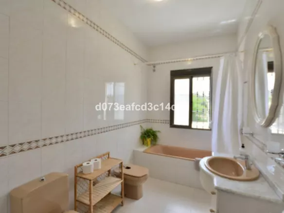 6-bedroom Villa In Ronda, Spain (225 M²)