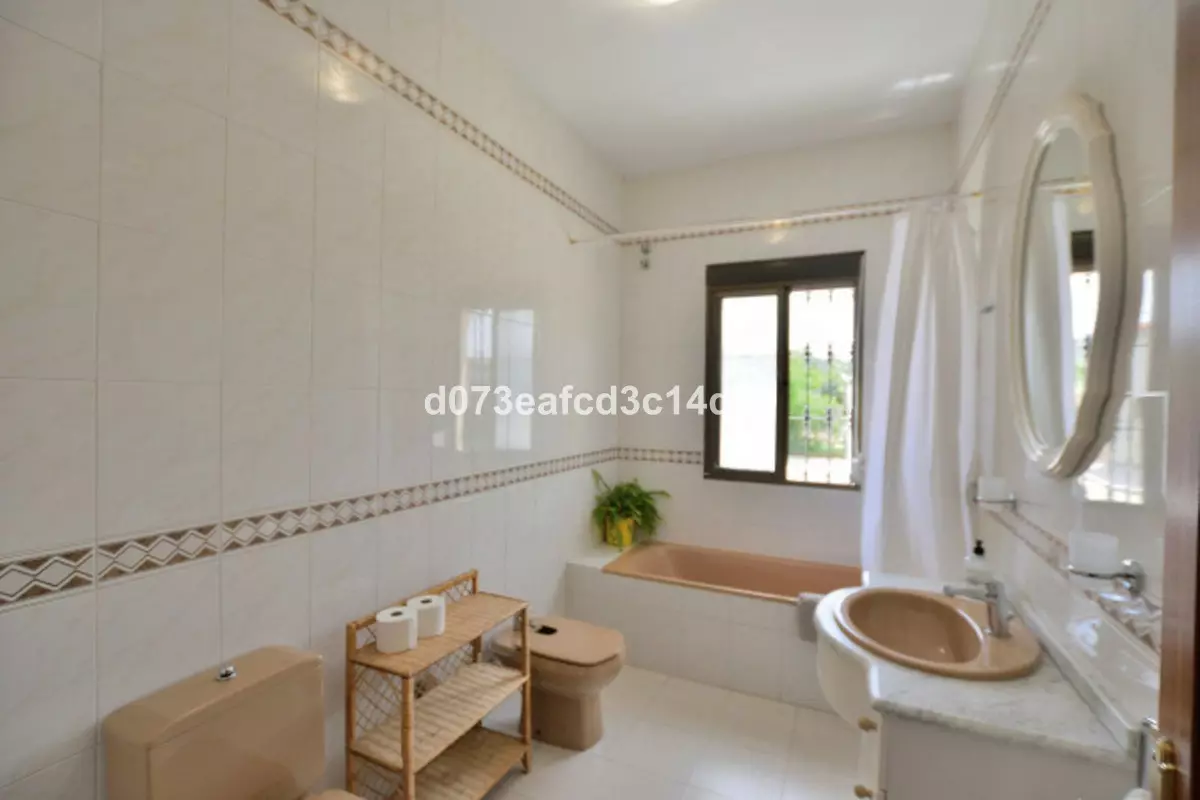 6-bedroom Villa In Ronda, Spain (225 M²)