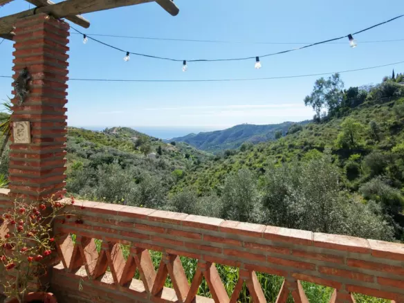4-bedroom Villa In Cómpeta, Spain (175 M²)