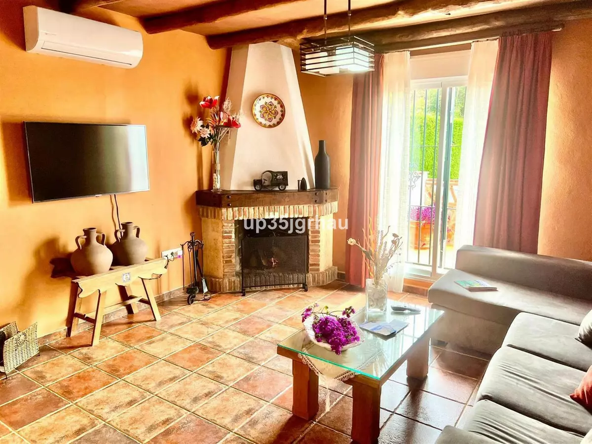 2-bedroom Villa In Benarrabá, Spain (110 M²)