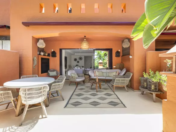 3-bedroom Town House In Marbella, Spain (285 M²)