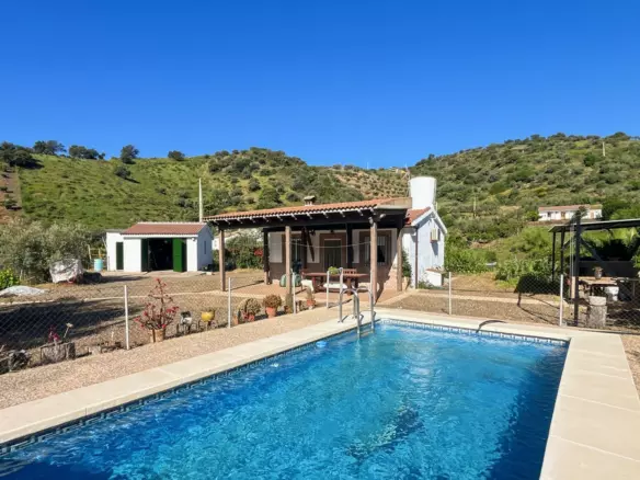 4-bedroom Country House In Comares, Spain (113 M²)