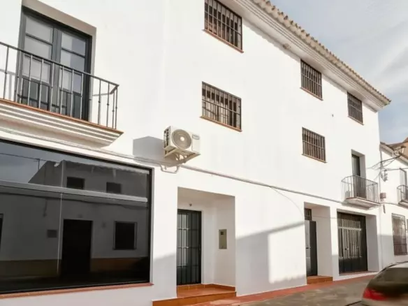 9-bedroom Town House In Riogordo, Spain (381 M²)