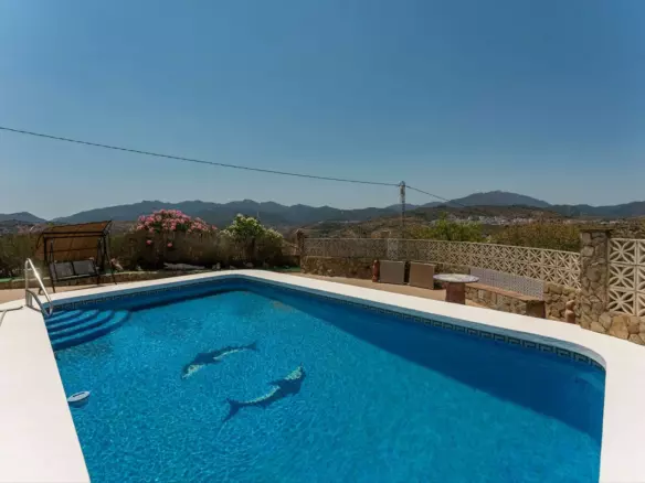 3-bedroom Country House In Guaro, Spain (216 M²)
