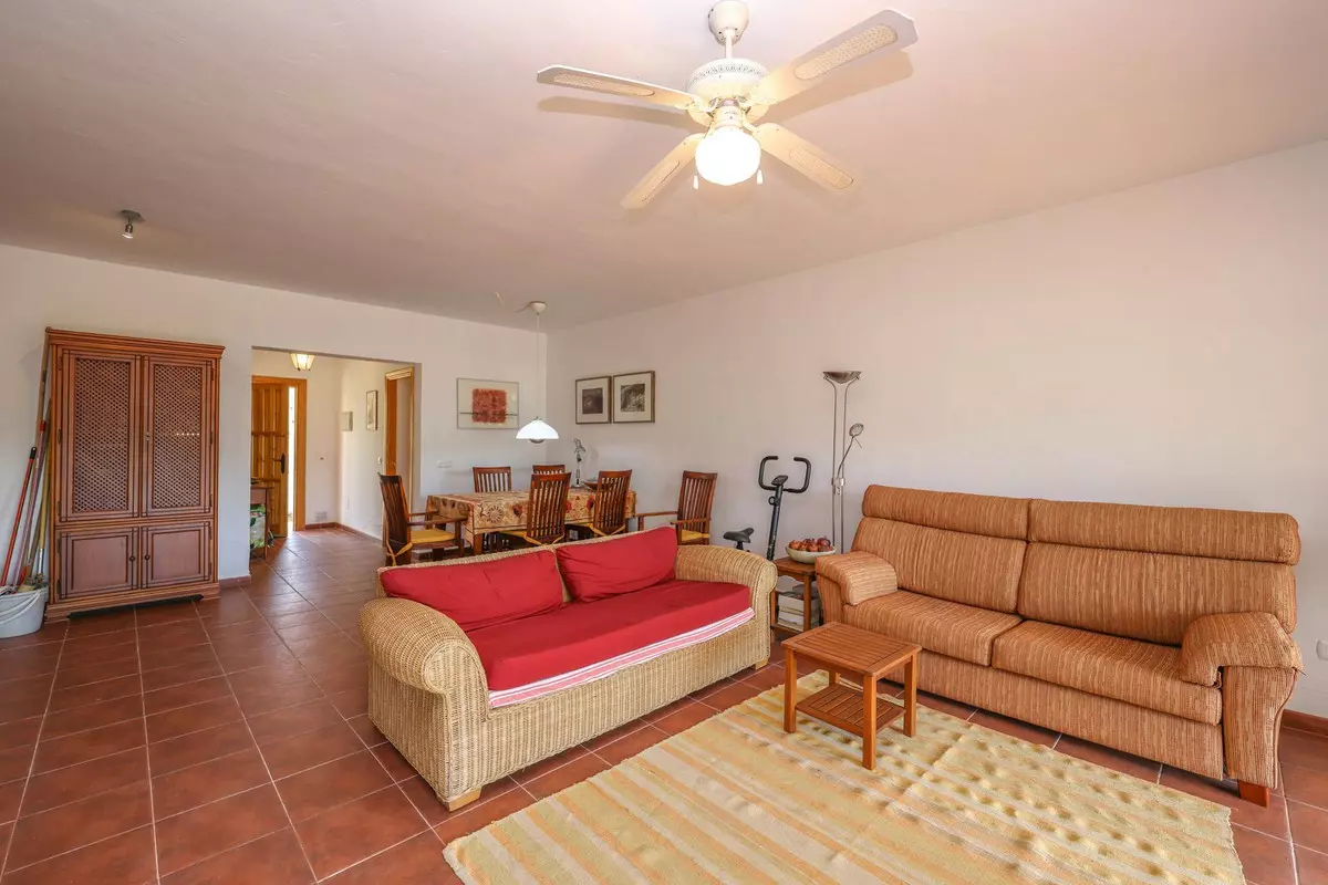 3-bedroom Villa In Tolox, Spain (99 M²)