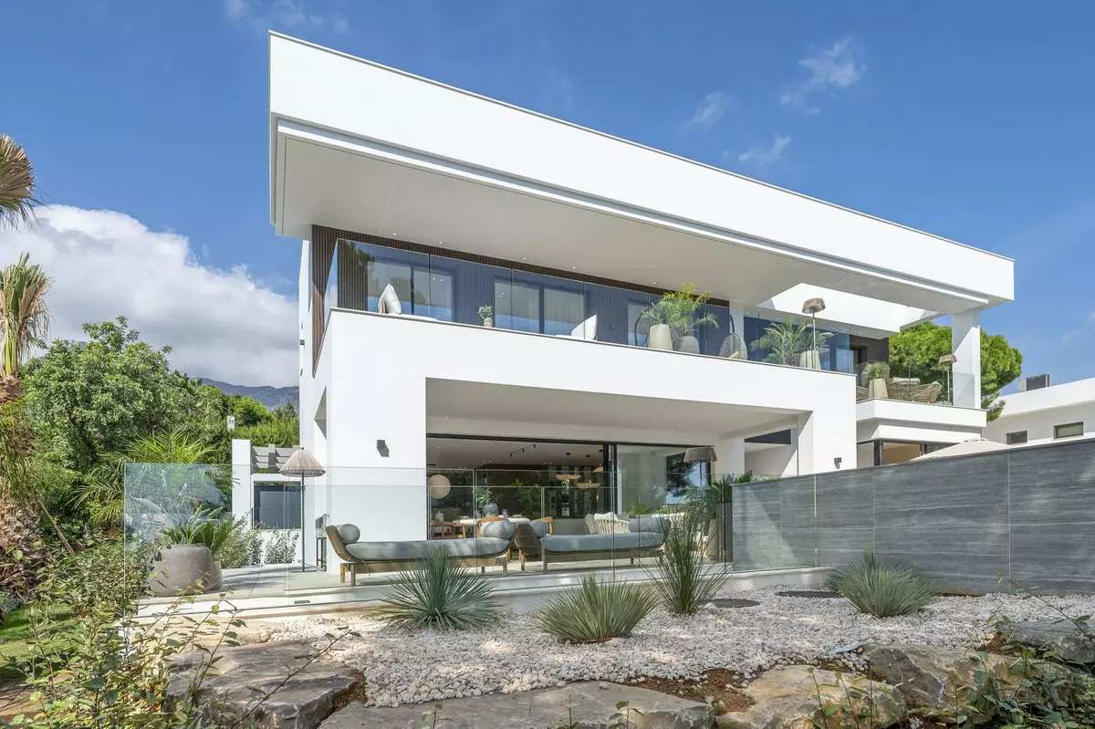 6-bedroom Villa In Marbella, Spain (570 M²)