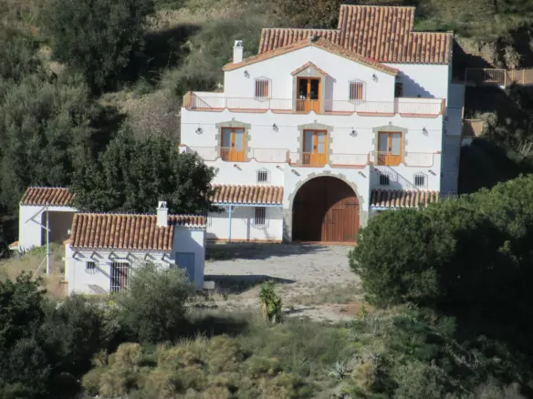 4-bedroom Country House In Sedella, Spain (411 M²)