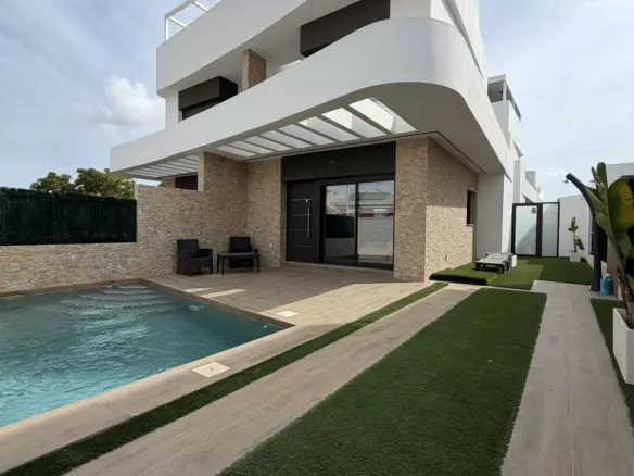 2-bedroom Villa In Los Montesinos, Spain (100 M²)