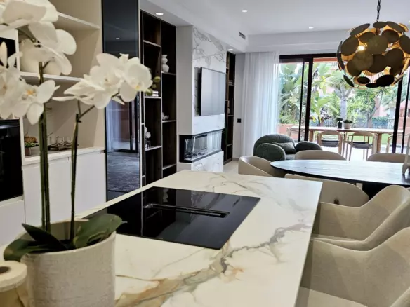4-bedroom Town House In Marbella, Spain (323 M²)