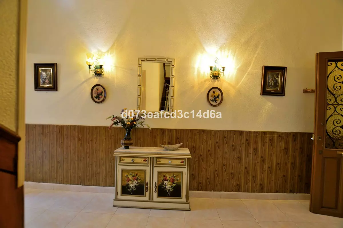 6-bedroom Town House In Ronda, Spain (166 M²)