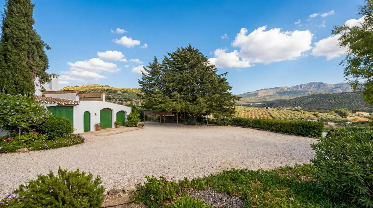 9-bedroom Country House In Villanueva Del Rosario, Spain (738 M²)
