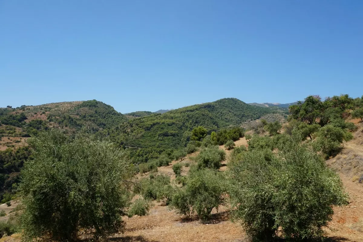 3-bedroom Country House In Yunquera, Spain (98 M²)