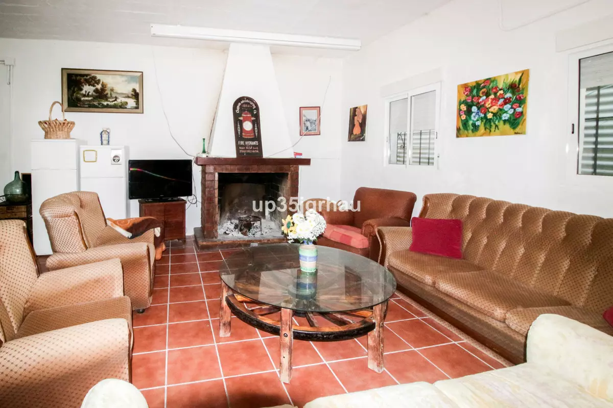3-bedroom Villa In Gaucín, Spain (150 M²)