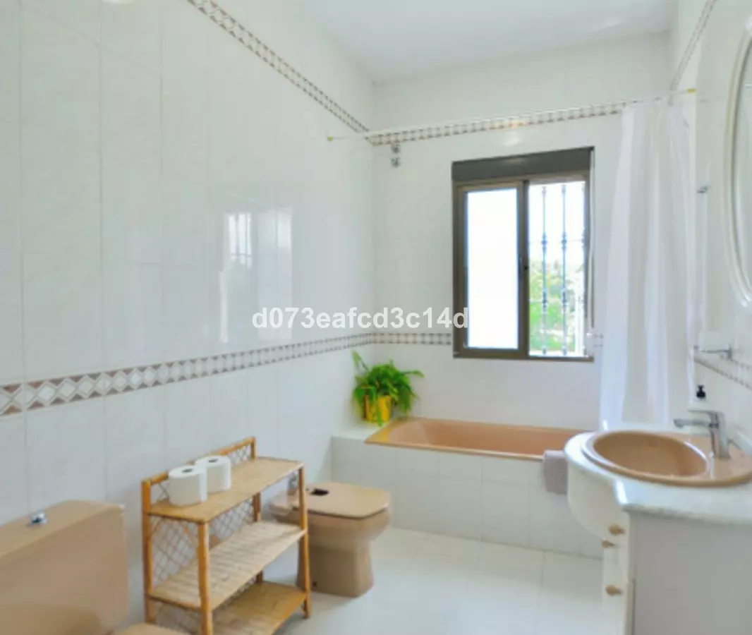 6-bedroom Villa In Ronda, Spain (225 M²)
