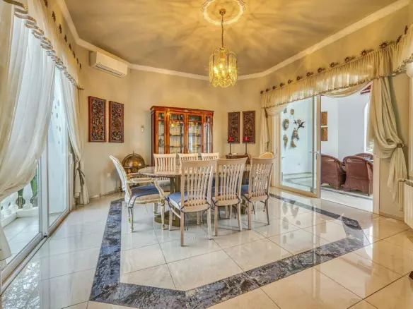 6-bedroom Villa In Marbella, Spain (842 M²)