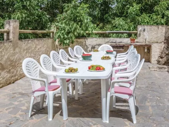 10-bedroom Country House In Cuevas Del Becerro, Spain (695 M²)