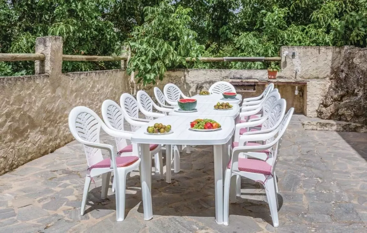 10-bedroom Country House In Cuevas Del Becerro, Spain (695 M²)