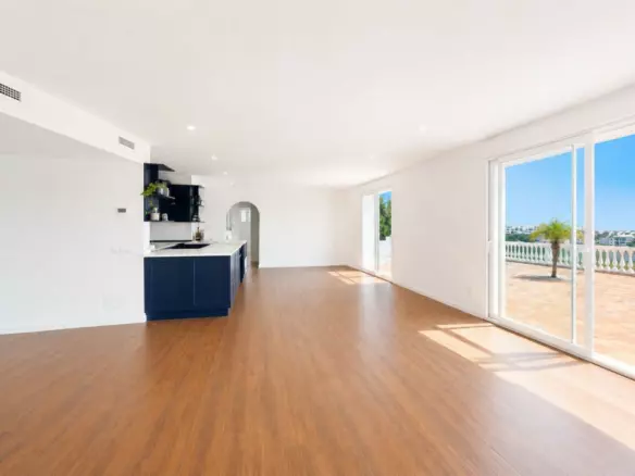5-bedroom Country House In Estepona, Spain (200 M²)